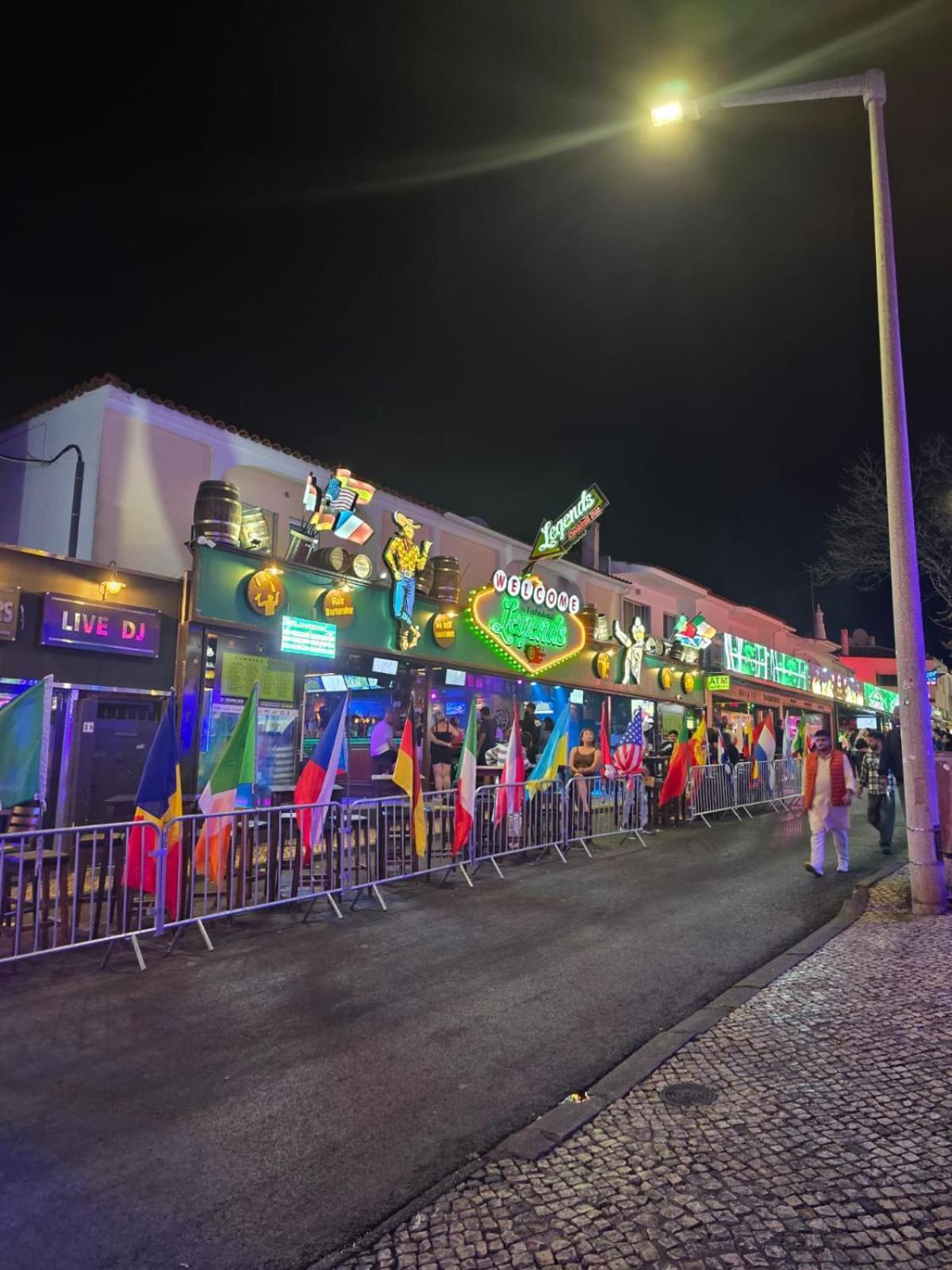 Studio Rua Dos Bares Em Albufeira Esterno foto