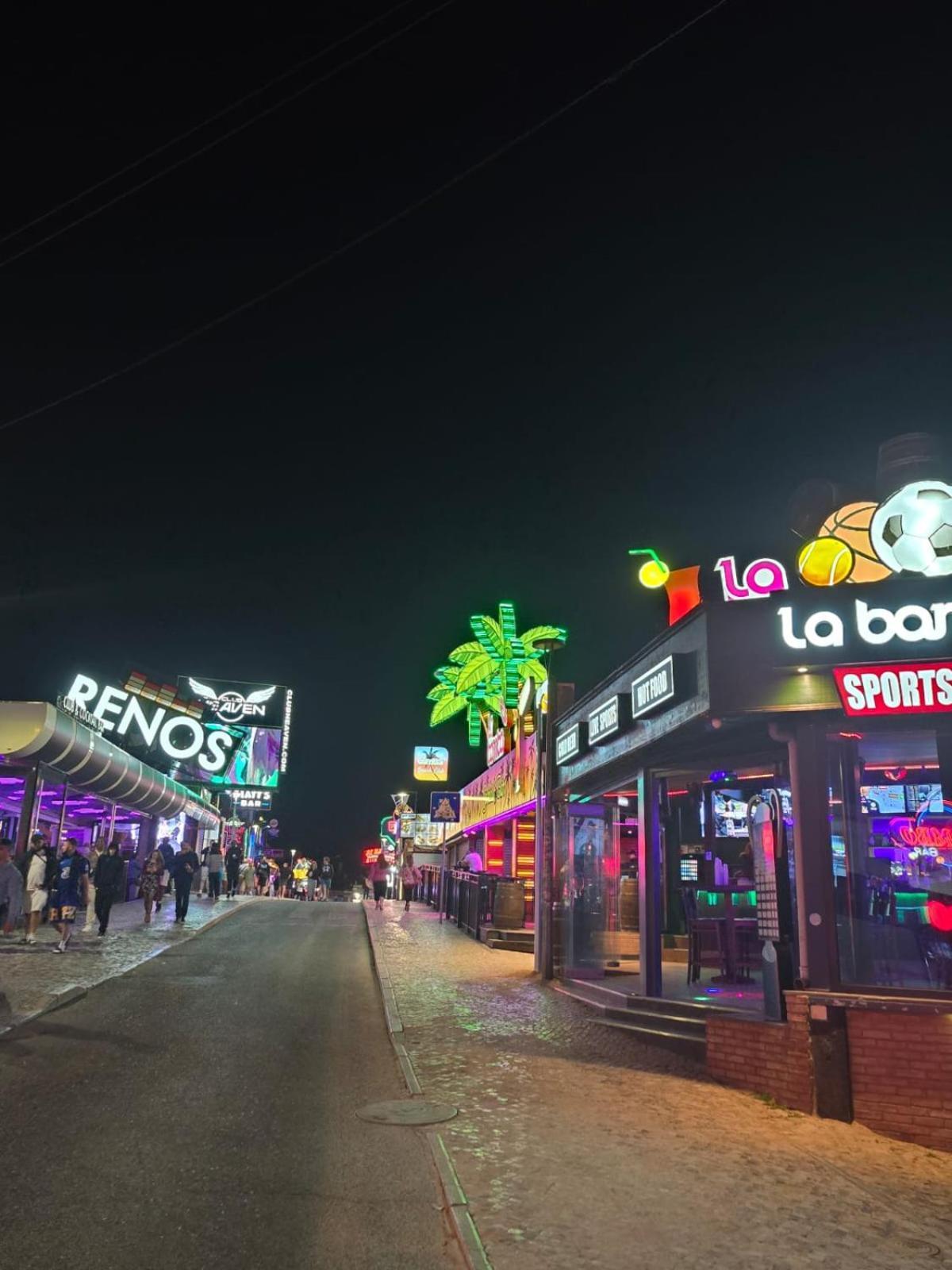 Studio Rua Dos Bares Em Albufeira Esterno foto