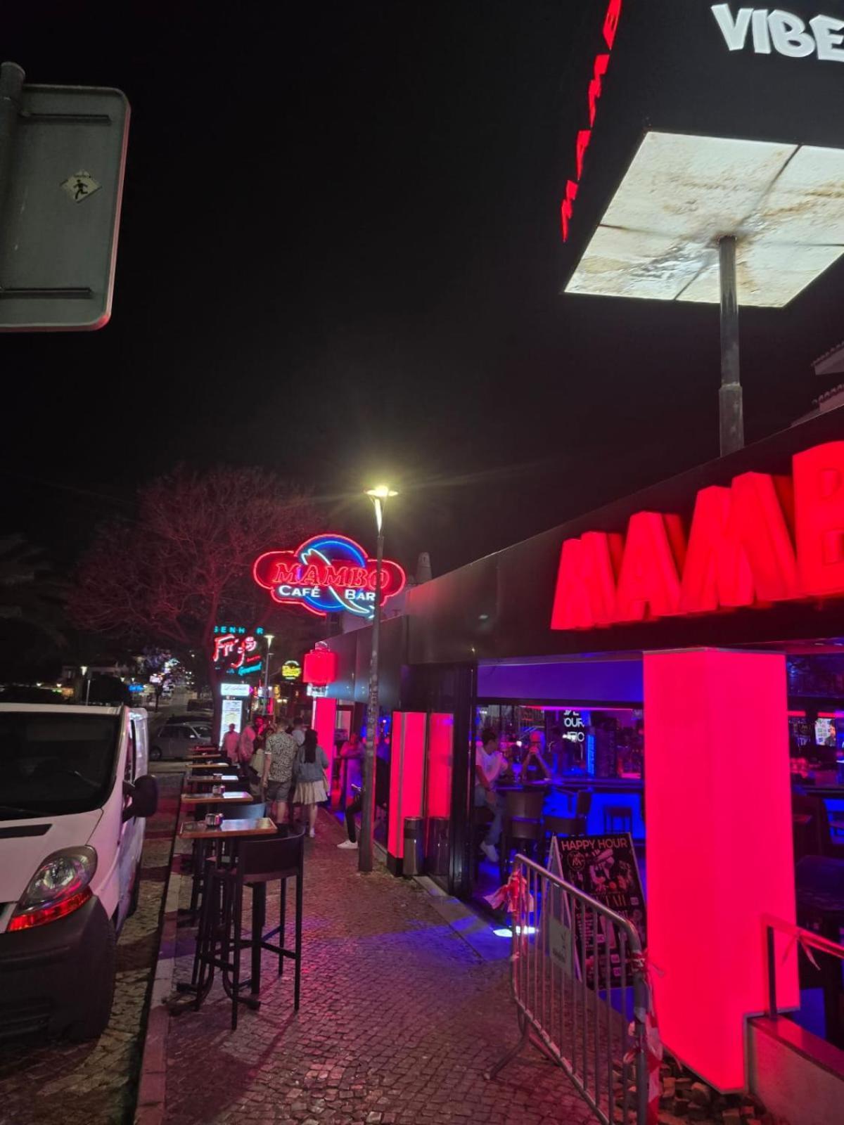 Studio Rua Dos Bares Em Albufeira Esterno foto